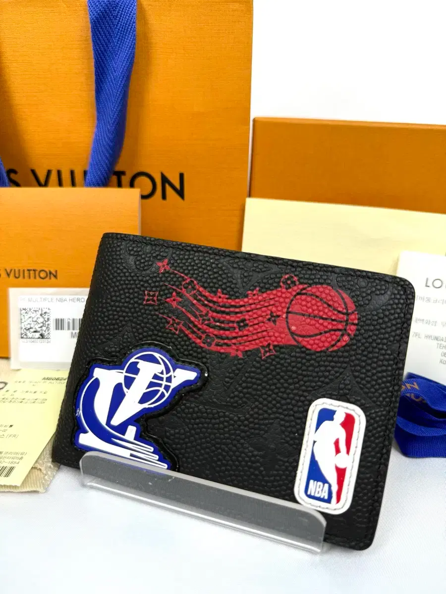 OS] ルイ・ヴィトン限定版NBAマルチフロレット半財布